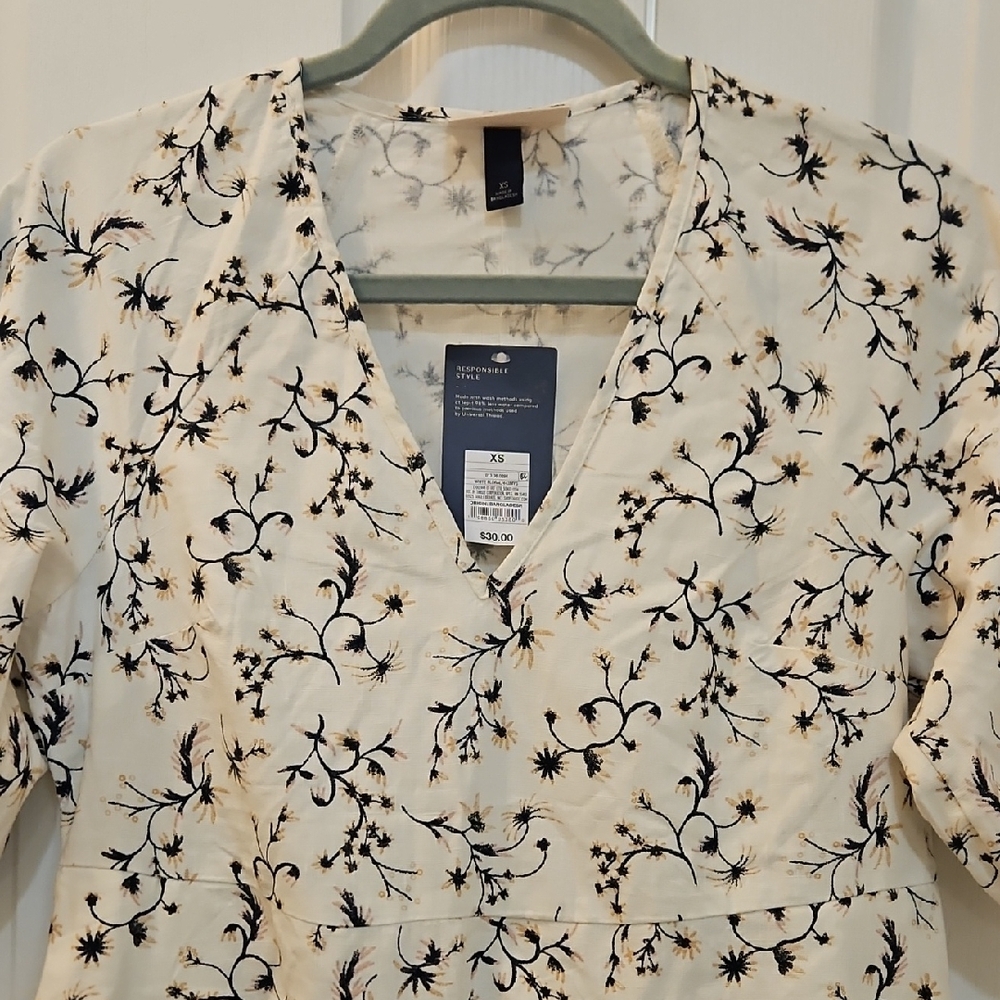 Universal Thread Puff Sleeve V Neck Floral Mini Dress Size XS NWT - Picture 4 of 8